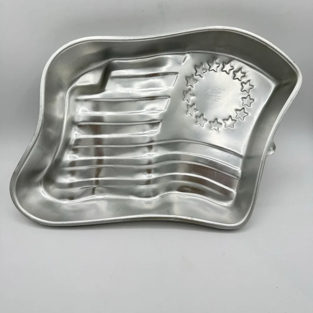 Vintage 1974 Wilton American Flag 13 Stars Cake Mold Pan 502-283  Fourth of July